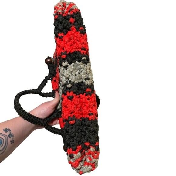 Crochet Red Black Gray Purse Handbag with Dark Wood Embellishments. Handmade - Picture 3 of 10